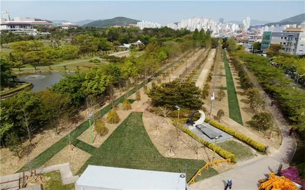 부산광역시 남구 평화공원 내 ‘세계 평화의 숲’ 전경 [주택도시보증공사(HUG) 제공]