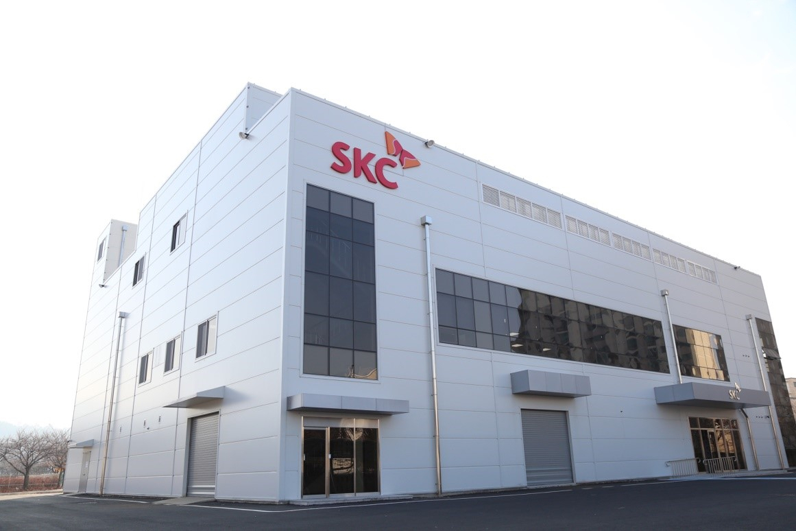 SKC 하이테크마케팅 천안공장에 건설한 SKC 블랭크 마스크 공장 모습. SKC는 이곳을 반도체 소재 클러스터로 조성할 계획이다.[SKC 제공]