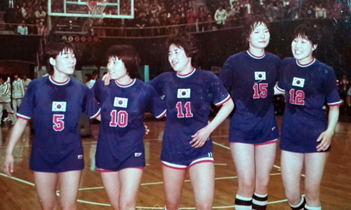 1979년 서울 세계선수권대회에 출전한 한국 대표팀. 왼쪽부터 조은자, 정미라, 강현숙, 박찬숙, 조영란.