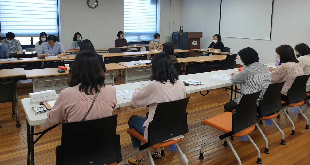 안산시는 맞춤형 복지담당 공무원을 대상으로 ‘찾아가는 보건복지 서비스사업’ 간담회를 개최했다. [안산시 제공]