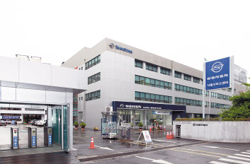 쌍용자동차가 서울서비스센터를 1800억원에 매각해 유동성을 확보했다. 쌍용차 서울서비스센터 전경. [쌍용차 제공]