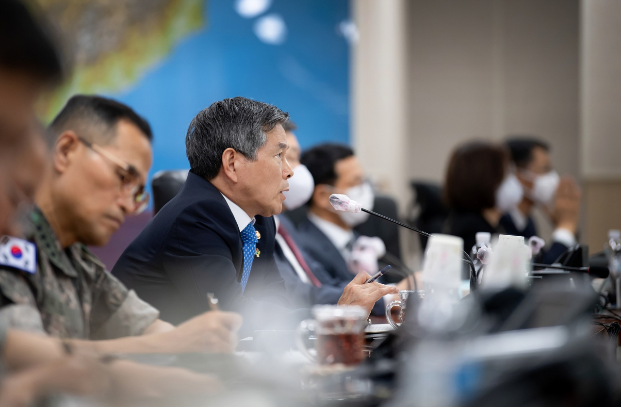 정경두 국방부장관은 1일 지상작전사령부를 찾아 작전태세를 점검하고 장병들의 노고를 치하했다. [헤럴드DB]