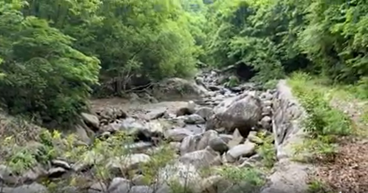 연인산 용추계곡.