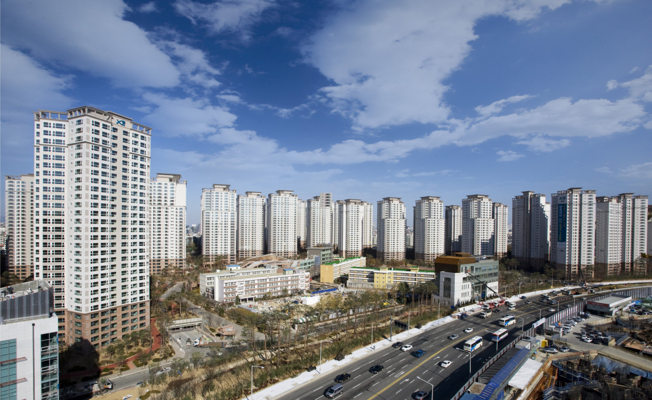 서울 강남의 한 아파트 단지 전경. 정부가 부동산 시장 규제를 고가 주택에 집중했지만 오히려 전국 부동산 시장 양극화가 더 심화된 것으로 나타났다. [헤럴드경제DB]