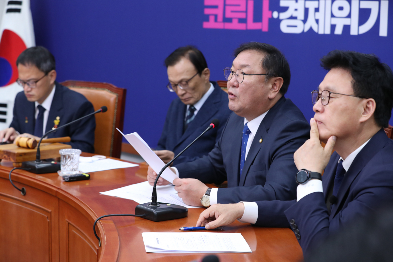 김태년 더불어민주당 원내대표가 8일 오전 서울 여의도 국회에서 열린 최고위원회의에서 발언하고 있다. [연합]