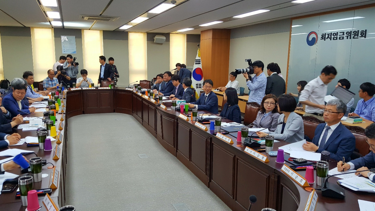 최저임금위원회 전원회의 [헤럴드DB]
