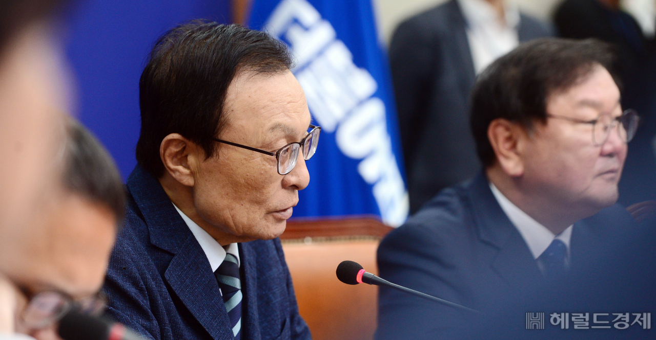 [헤럴드경제=이상섭 기자] 더불어민주당 이해찬 대표가 8일 오전 서울 여의도 국회에서 열린 최고위원회의에서 현안과 관련한 발언하고 있다. babtong@heraldcor.com