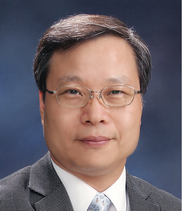 한전공대 초대 총장 후보자에 선임된 윤의준 서울대 연구처장. [한전 제공]