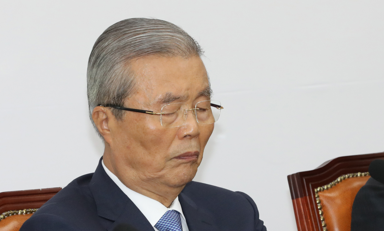 김종인 미래통합당 비상대책위원장이 10일 오전 서울 여의도 국회에서 열린 비대위원장-중진의원 회의에서 참석자 발언을 듣고 있다. [연합]