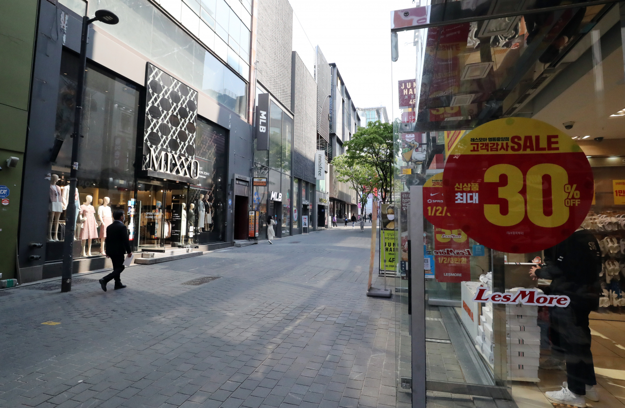 한산한 명동 거리 [사진=연합]