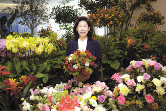 이어룡 대신금융그룹 회장이 ‘플라워 버킷 챌린지’에 동참했다. [대신금융그룹 제공]