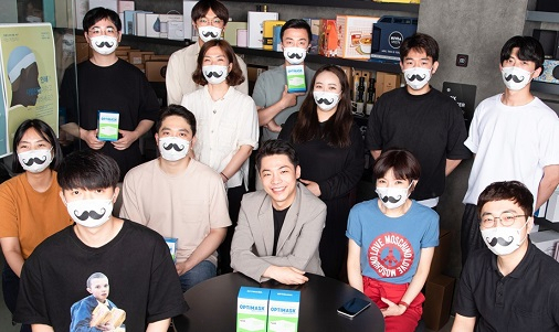 하이디자인 김승현 대표(앞줄 가운데)와 임직원들. [하이디자인 제공]
