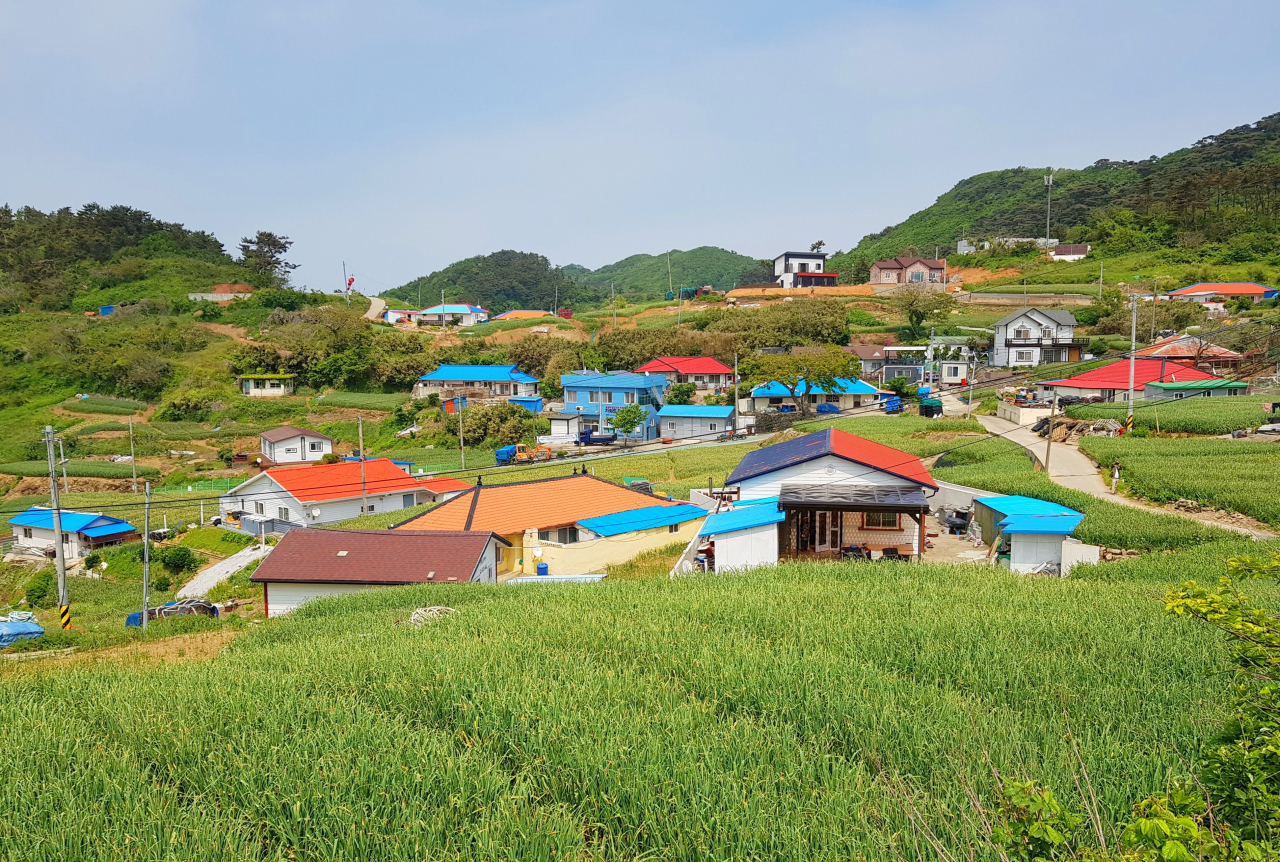 가의도 마늘밭과 마을 풍경