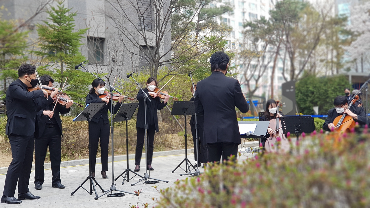 발코니 음악회.