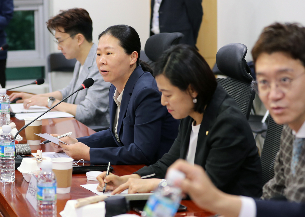 권은희 국민의당 원내대표가 19일 오전 국회 의원회관에서 열린 국민미래포럼 정책 세미나에서 발언하고있다. [연합]