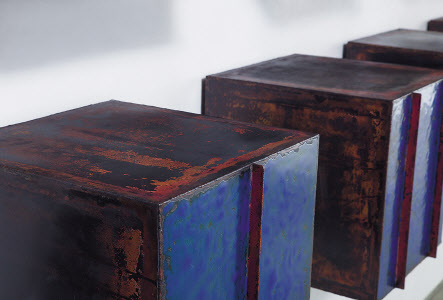 이광호, Composition in Blue, 2020, Enameled copper, 40 x 40 x 40 cm, 부분. [리안갤러리 제공]