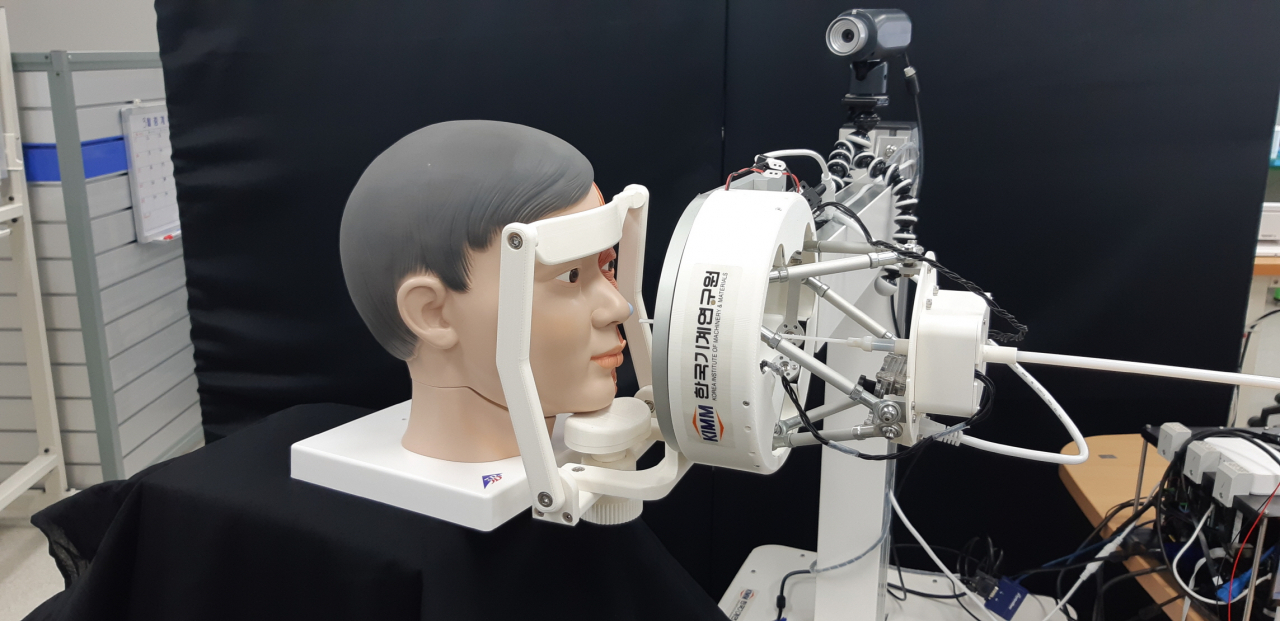 기계연 서준호 박사 연구팀이 개발한 비대면 원격 검체 채취 로봇.[한국기계연구원 제공]