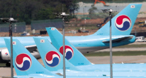 국제신용평가사 스탠더드앤푸어스(S&P)는 22일(현지시간) 대한항공 자회사 한진인터내셔널의 신용등급을 부정적 관찰대상으로 유지한다고 밝혔다. [연합]