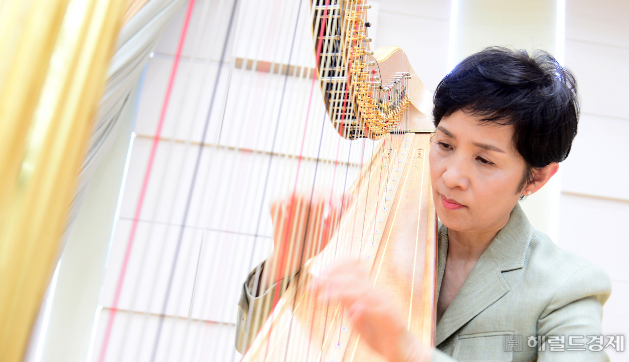 하피스트 윤혜순. 이상섭 기자 babtong@heraldcorp.com