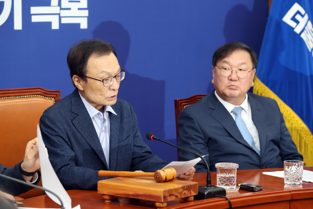 이해찬 더불어민주당 대표가 24일 오전 서울 여의도 국회에서 열린 최고위원회의에서 발언하고 있다. [연합]