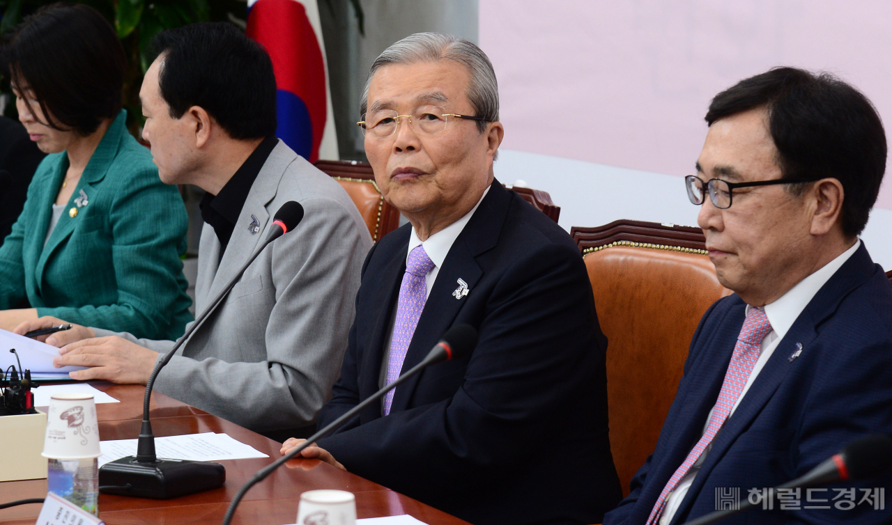 [헤럴드경제=이상섭 기자] 김종인 미래통합당 비상대책위원장이 24일 오전 서울 여의도 국회에서 열린 비상대책위원-중진의원 연석회의에 참석해 현안과 관련한 발언하고 있다. babtong@heraldcorp.com