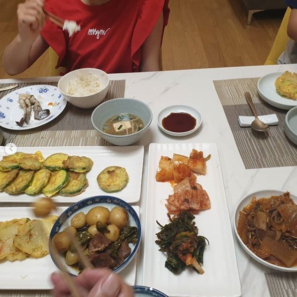 [이영애 인스타그램 캡처]