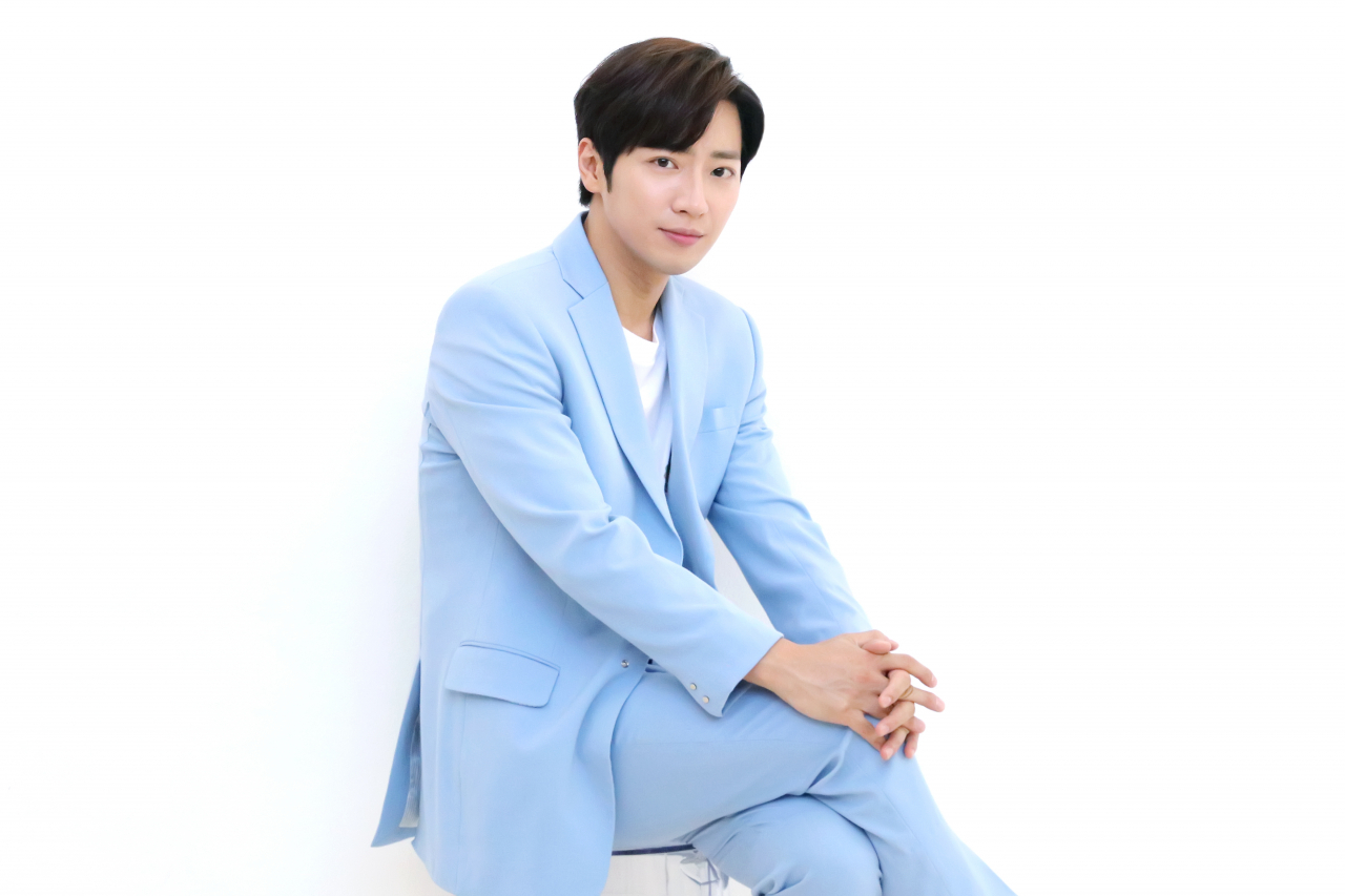 이상엽은 유쾌한 사람이다. 지상파 두 드라마의 남자주인공을 동시에 소화한 경험들을 솔직하게 털어놨다.