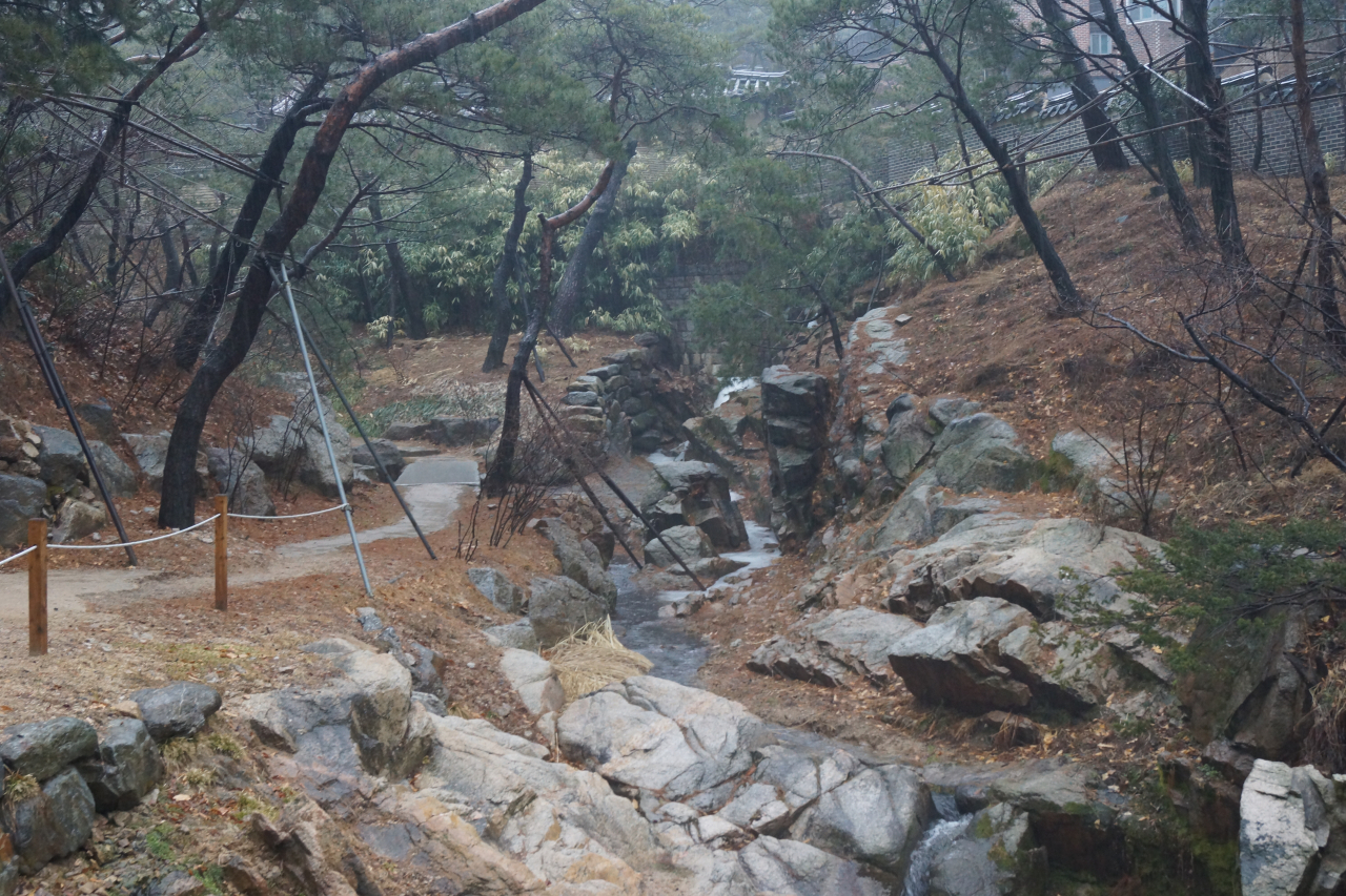 성락원은 하나의 작은 국립공원 같은 곳이다.
