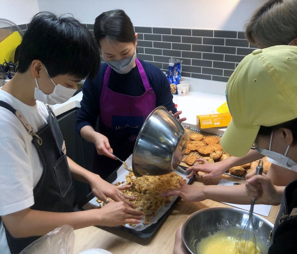 신촌스퀘어 에 입점한 청년 상인들. [서대문구 제공]