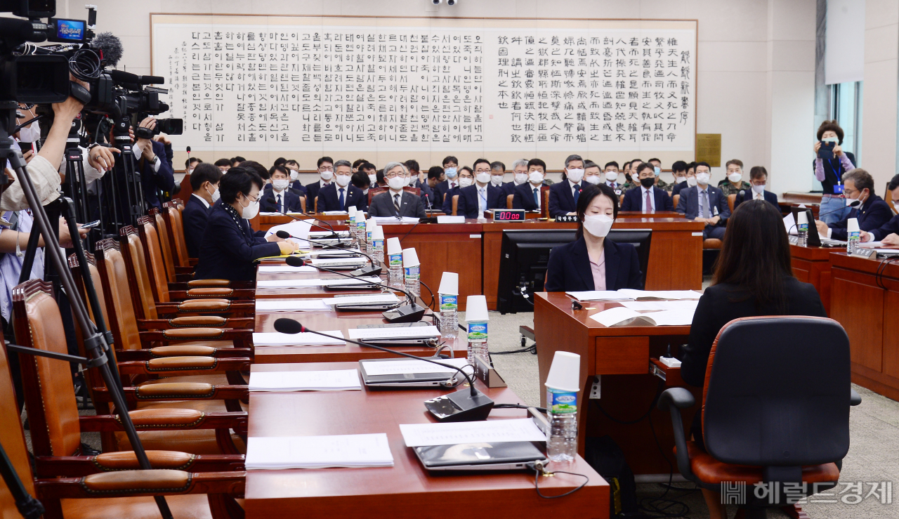 [헤럴드경제=이상섭 기자] 지난달 24일 더불어민주당 단독 소집으로 열린 법제사법위원회 전체회의 전경. babtong@heraldcorp.com