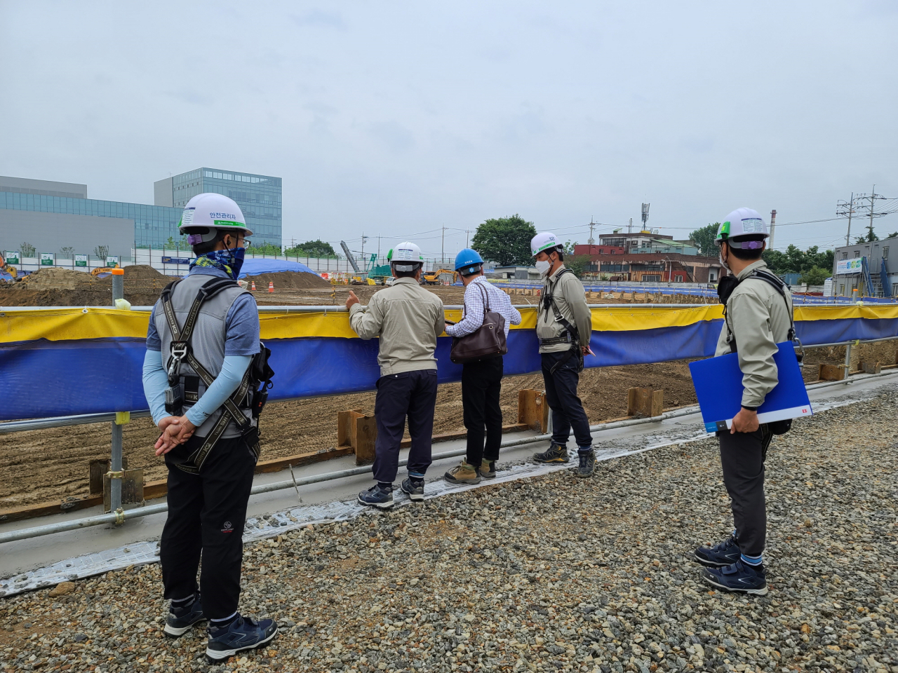 오산시는 우기대비 건축공사장 안전점검을 실시했다. [오산시 제공]