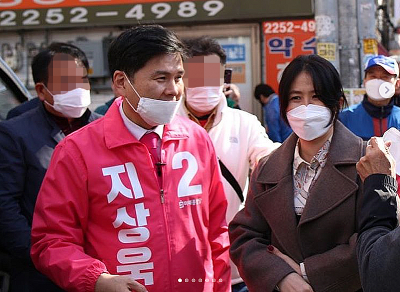 지난 5일 열린 서울 중구·성동을 지상욱 미래통합당 후보 집중유세에 부인 심은하씨가 함께 하고 있다. [연합]