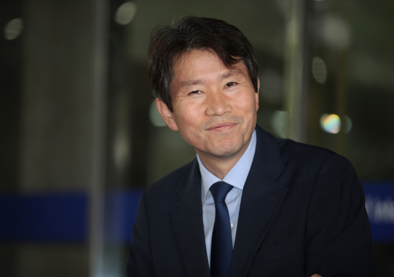 문재인 정부 2기 외교안보라인이 본격 출범을 앞두고 있는 가운데 최선희 북한 외무성 제1부상이 북미대화 가능성을 일축하고 나서는 등 험로가 예상된다. 이인영 통일부장관 후보자가 6일 국회 인사청문회 준비를 위해 서울 남북회담본부로 출근하고 있다. [연합]