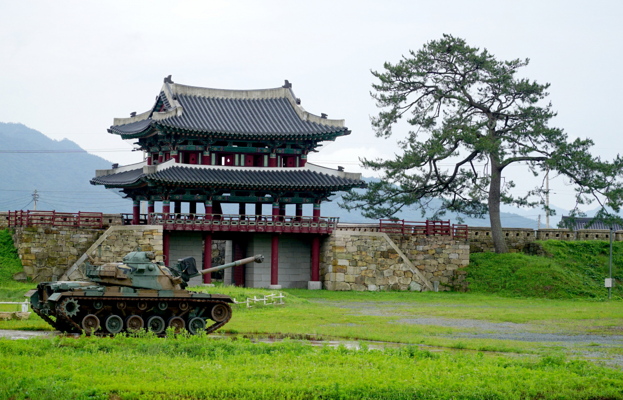 육군 군단급인 강진 조선병영성의 탱크