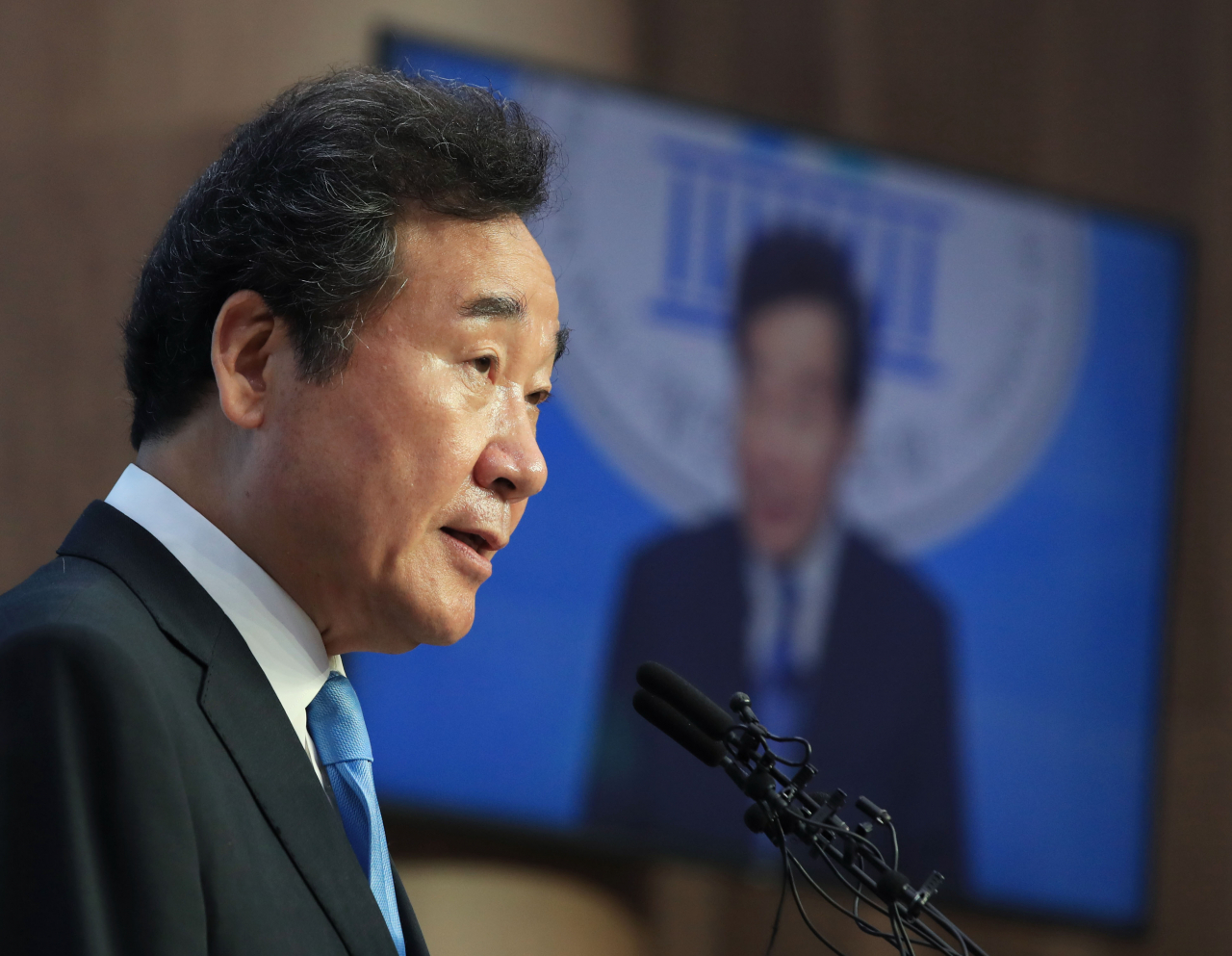 이낙연 더불어민주당 의원이 7일 국회 소통관에서 당 대표 출마를 선언하고 있다. [연합]