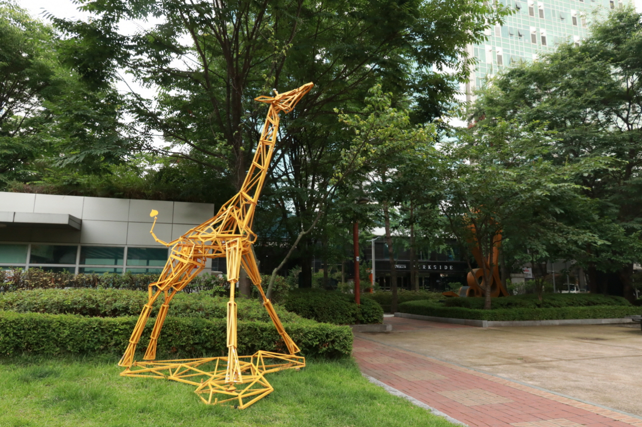 구로구, 야외 조각전시회 ‘견생전(見生展)’ 작품. [구로구 제공]