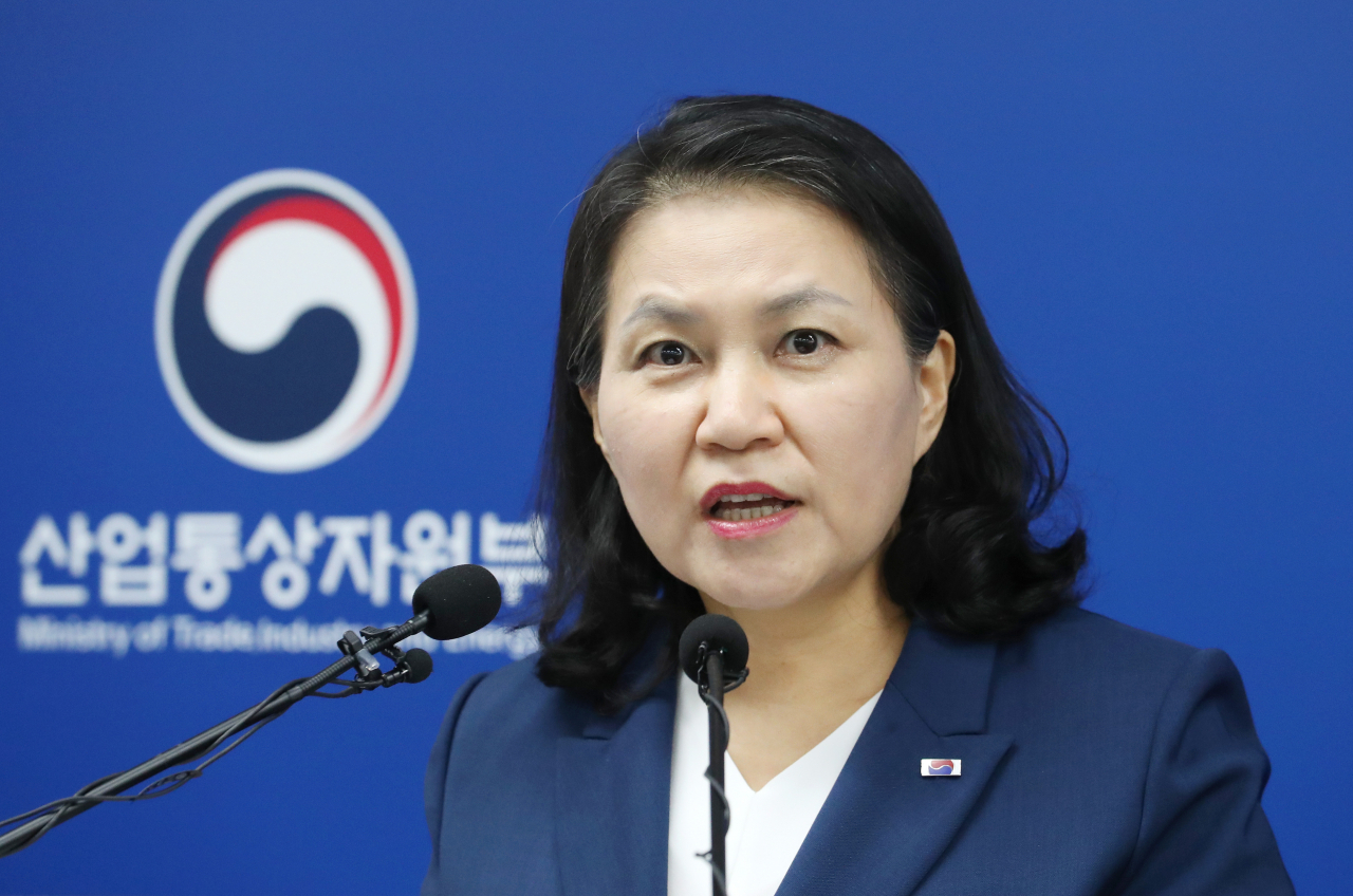 세계무역기구(WTO) 차기 사무총장 입후보 기자회견을 하는 유명희 산업통상자원부 통상교섭본부장 [연합]