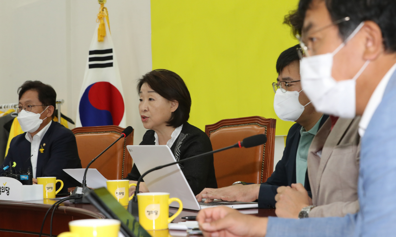 정의당 심상정 대표가 9일 오전 서울 여의도 국회에서 열린 상무위원회에서 발언하고 있다. [연합]