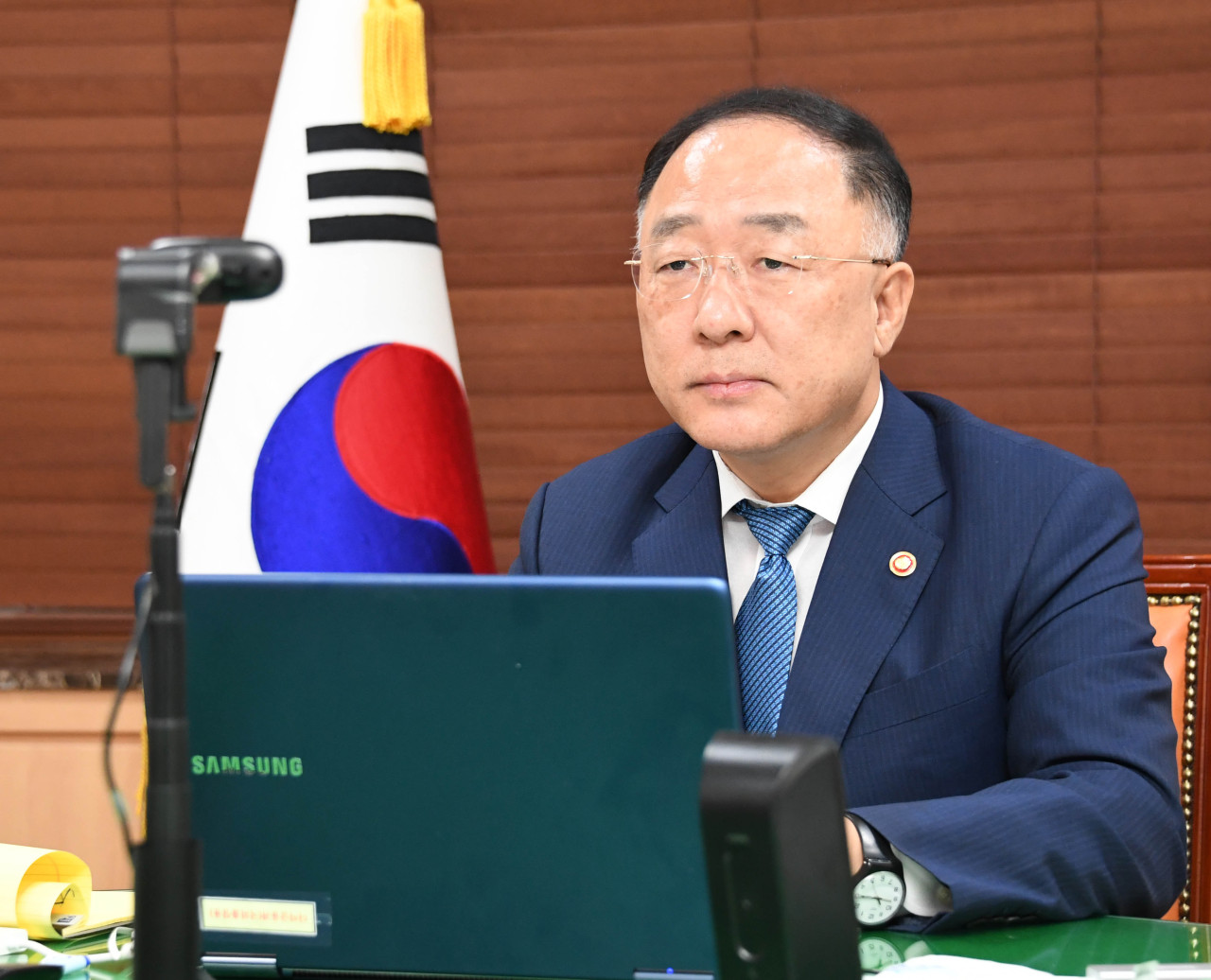 Deputy Prime Minister and Finance Minister Hong Nam-ki speaks at an online meeting with finance ministers from Group of 20 countries and Paris Club creditor nations at the Seoul Government Complex on Thursday. (Ministry of Economy and Finance)
