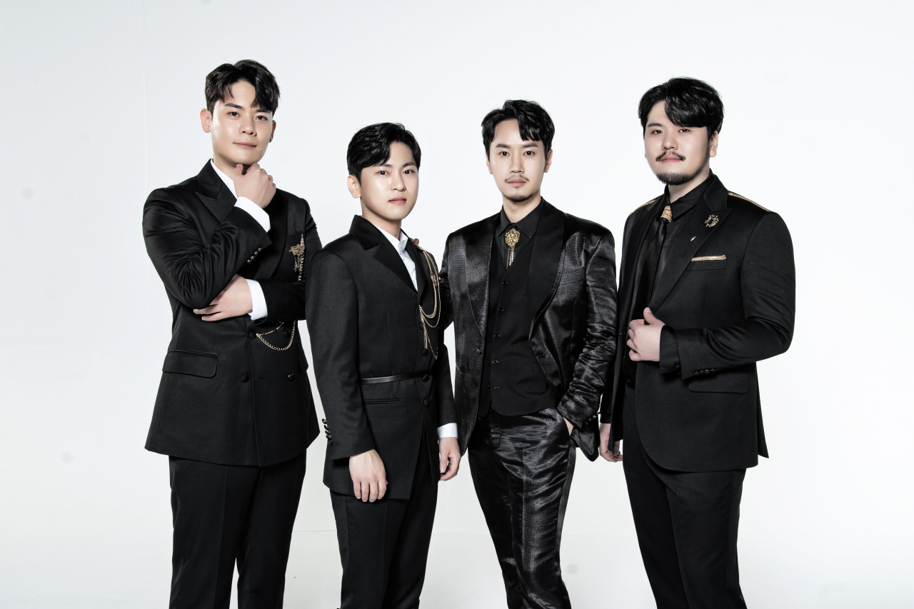 제3대 팬텀싱어로 탄생한 라포엠은 자유로우면서도 겸손과 배려가 묻어 있는 팀이었다. 왼쪽부터 유채훈,박기훈,최성훈,정민성.