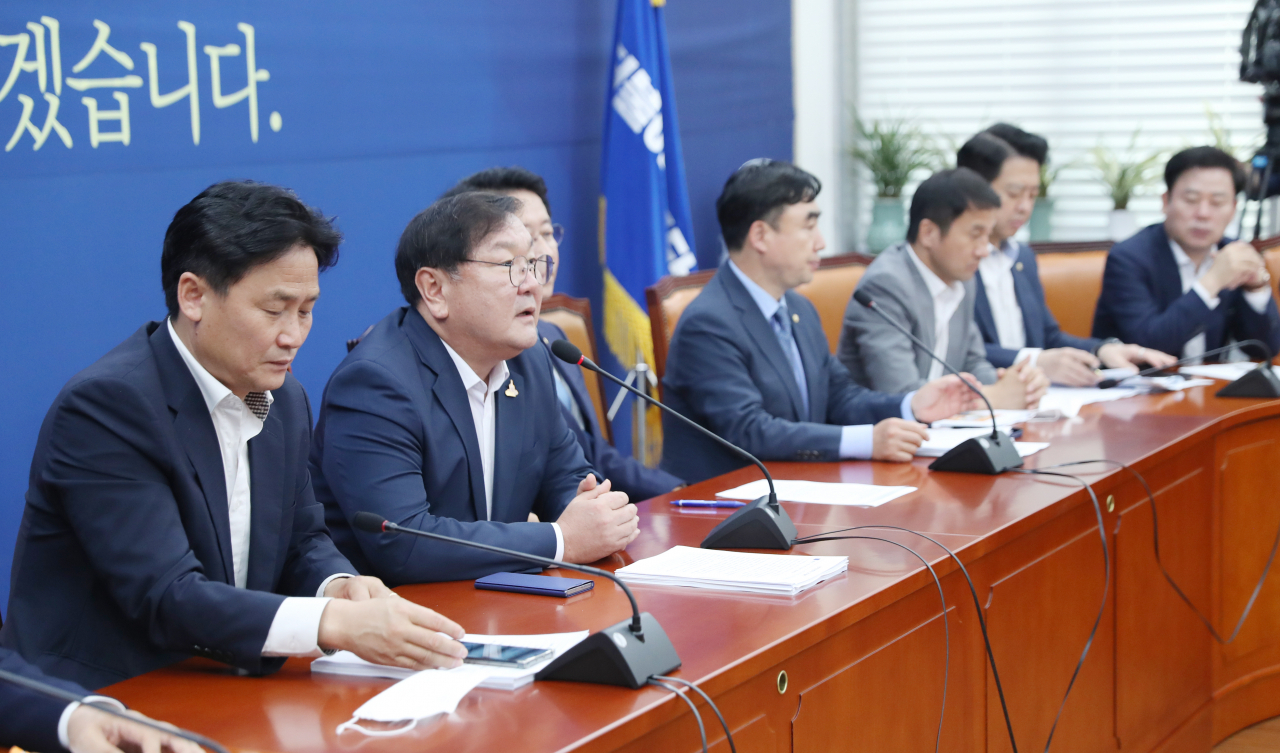 김태년 더불어민주당 원내대표가 16일 오전 서울 여의도 국회에서 열린 정책조정회의에서 발언하고 있다. [연합]