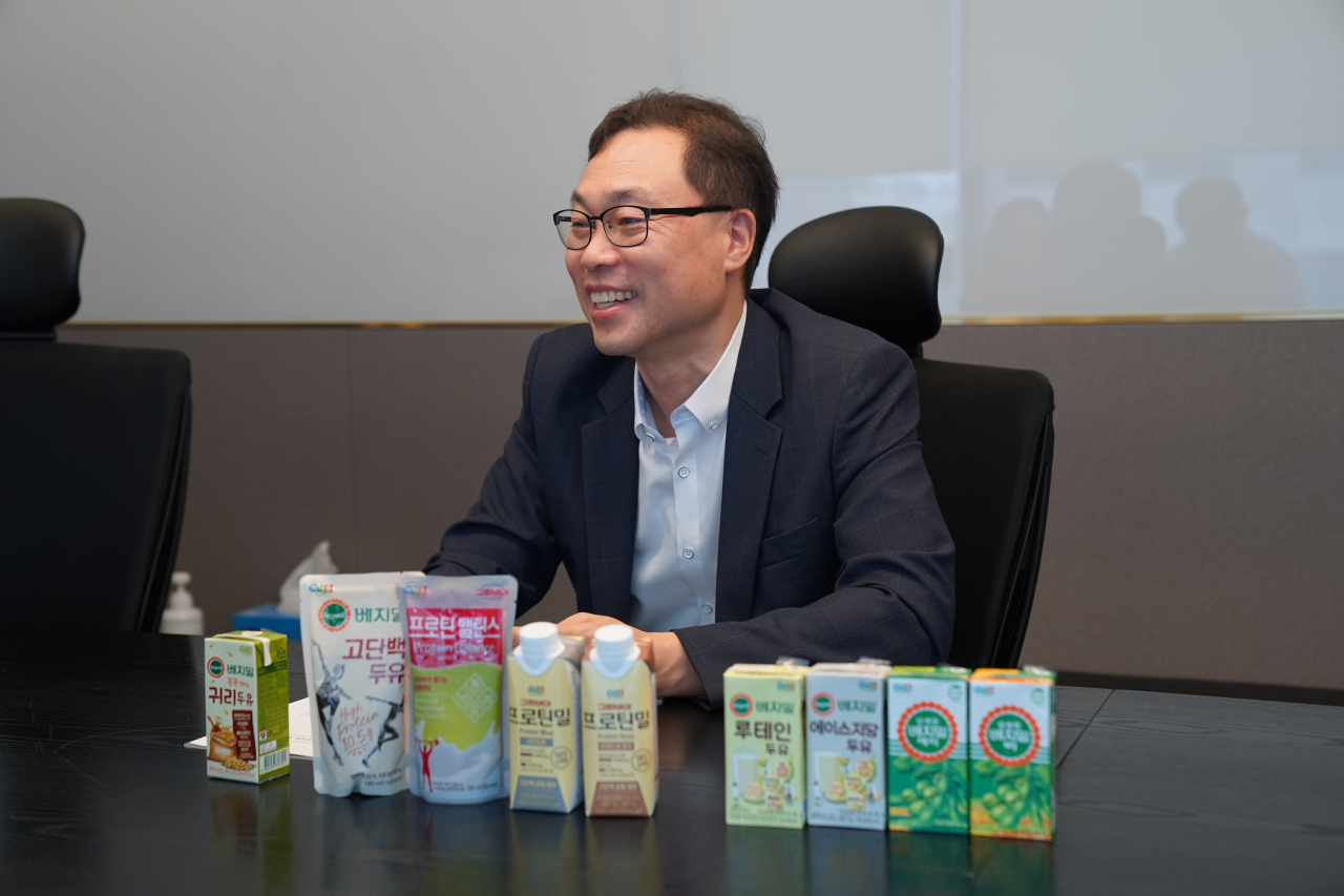 허문행 정식품 중앙연구소 부서장은 “두유는 식물성 단백질 중에서도 소화흡수율이 95%로 높으며, 필수아미노산도 모두 갖춘 고단백질 식품”이라고 설명했다. [사진=정식품]