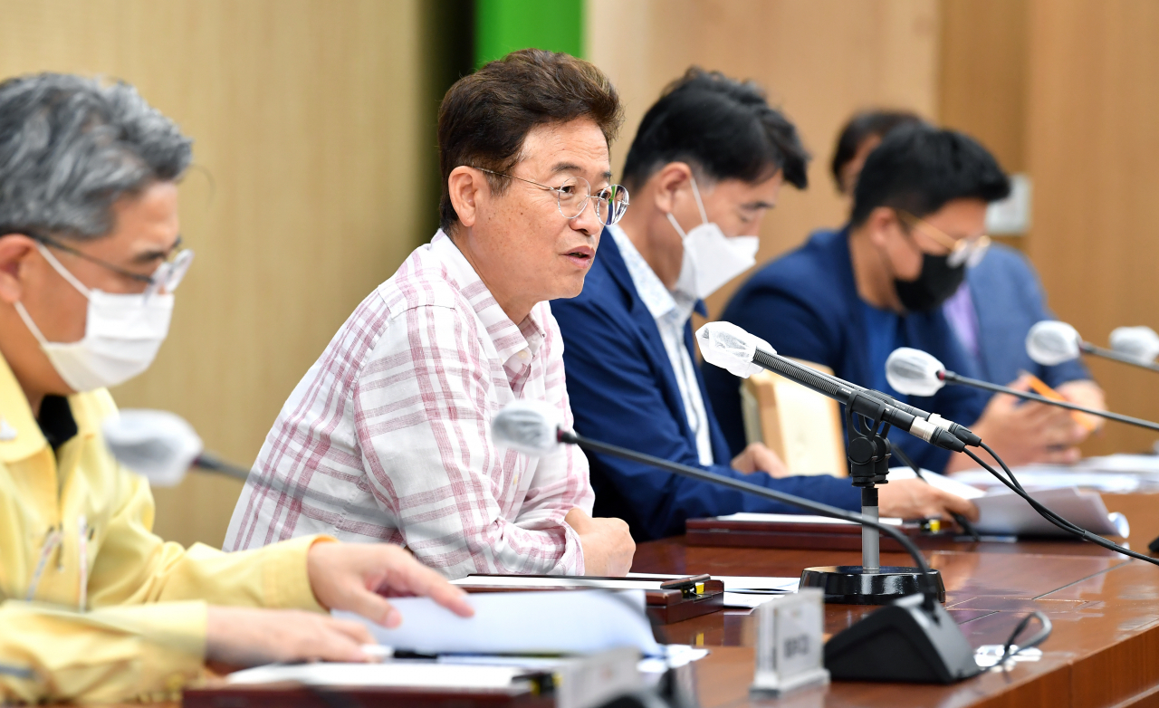 이철우 경북지사가 19일 도청에서 비상 간부회의를 열고 있다.[경북도 제공]
