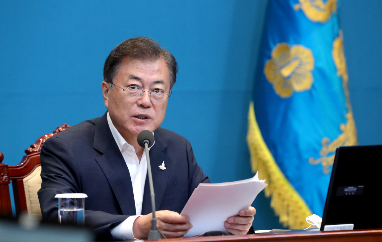 문재인 대통령이 20일 오후 청와대에서 수석·보좌관 회의를 주재하고 있다. [연합]