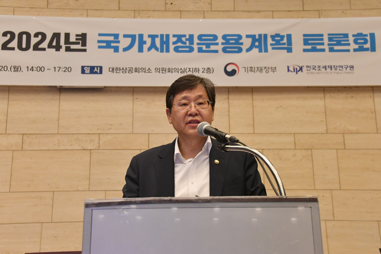 안일환 기획재정부 차관이 20일 서울 남대문 대한상공회의소에서 열린 '국가재정운용계획 토론회'에 참석, 개회사를 하고 있다. ［기획재정부 제공］