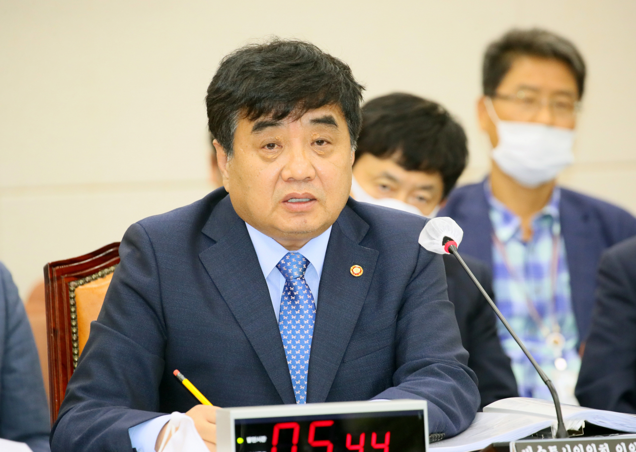 한상혁 방송통신위원장 후보자가 20일 국회 과학기술정보방송통신위원회에서 열린 인사청문회에서 질의에 답변하고 있다. [연합]