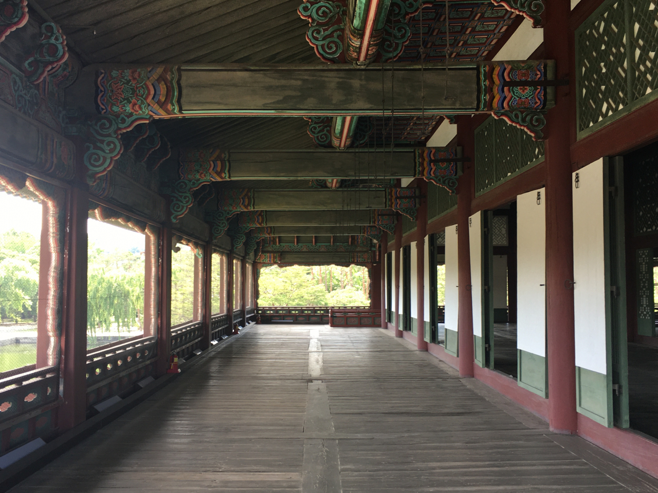 경회루 내부