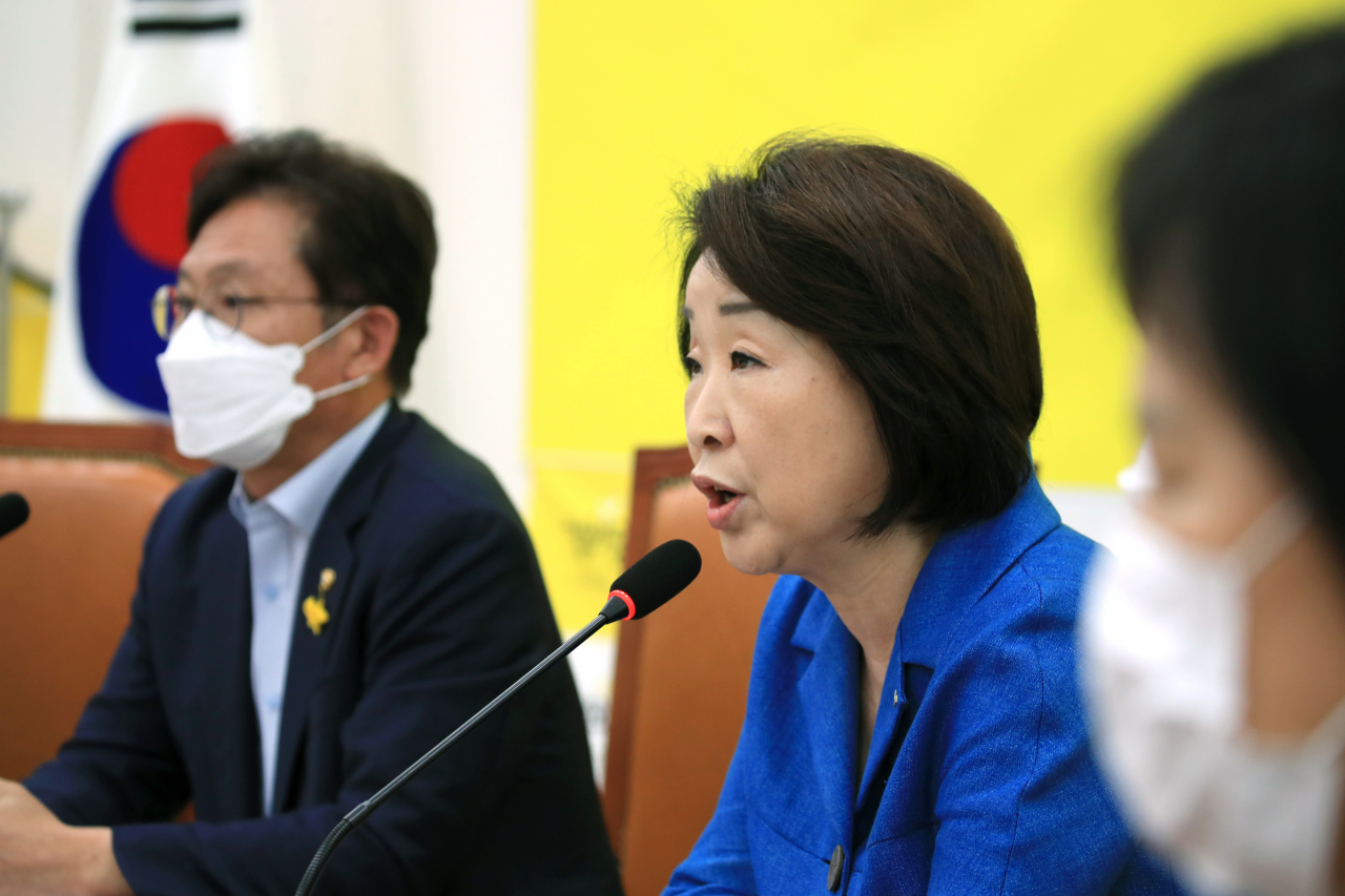 심상정 정의당 대표가 21일 오전 서울 여의도 국회에서 열린 정의당 의원총회에서 발언하고 있다. [연합]