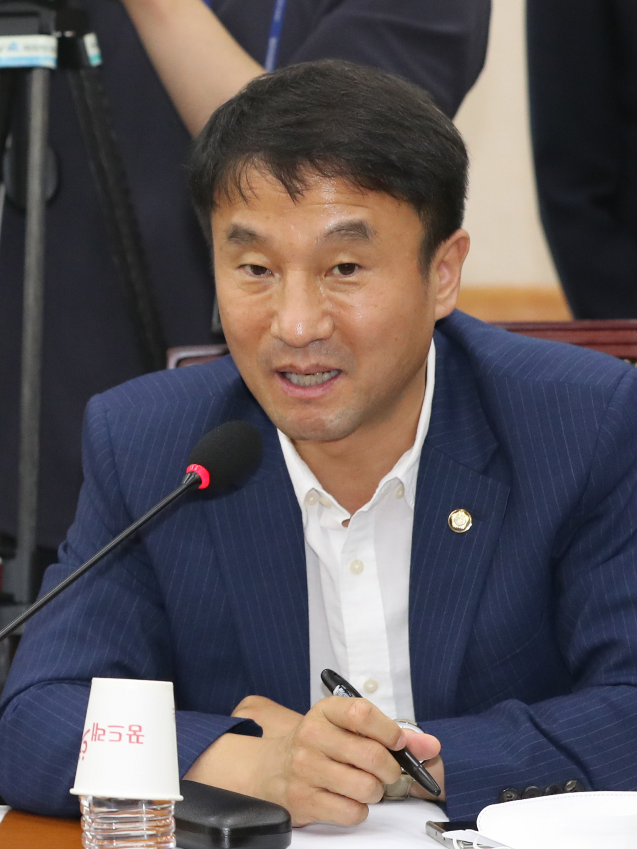 국회 행정안전위원회 한병도 더불어민주당 간사가 8일 오후 서울 여의도 국회에서 열린 행정안전위 전체회의에서 발언하고 있다. [연합]