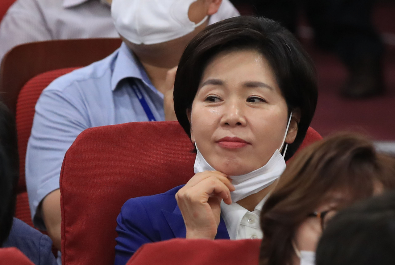양향자 더불어민주당 의원이 8일 오후 서울 여의도 국회 의원회관에서 열린 4차산업혁명포럼 창립심포지엄에 참석하고 있다. [연합]